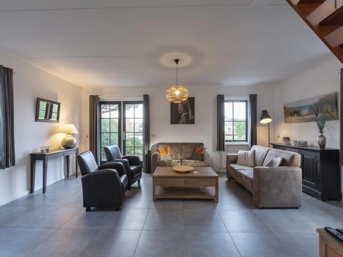 Villa Cozy Villa with Sun Lounger