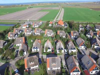 Villa Luxury villa on the water with garden - Outdoor photo 6