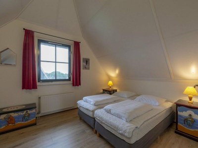 Villa Luxury villa on the water with garden - Outdoor photo 11