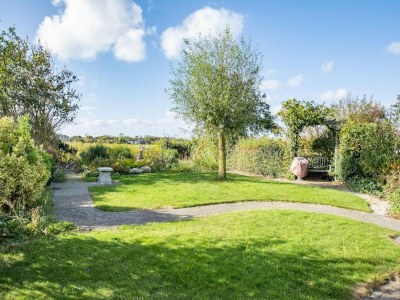 Villa Luxury villa on the water with garden - Outdoor photo 12