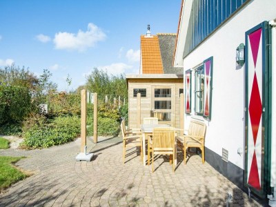 Villa Luxury villa on the water with garden - Outdoor photo 14