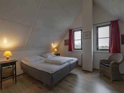 Villa Luxury villa on the water with garden - Outdoor photo 15