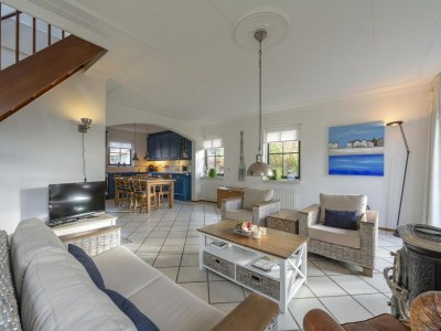 Villa Luxury villa on the water with garden - Outdoor photo 17