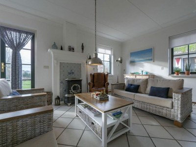 Villa Luxury villa on the water with garden - Outdoor photo 20