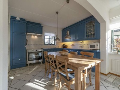 Villa Luxury villa on the water with garden - Outdoor photo 23