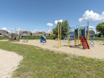 Villa Luxury villa on the water with garden - Outdoor photo 40