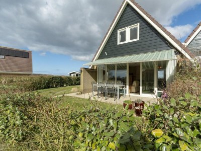 Holiday house Alluring holiday home near beach - Outdoor photo 10