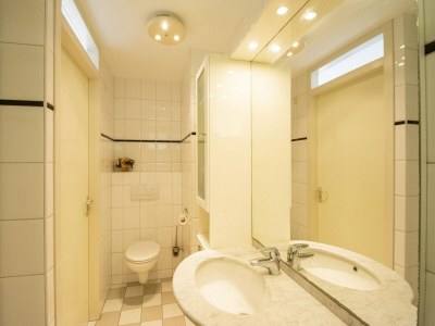 Holiday house Alluring holiday home near beach - Outdoor photo 17