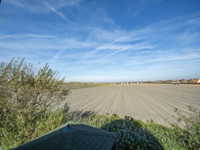 Holiday house Alluring holiday home near beach - Outdoor photo 35