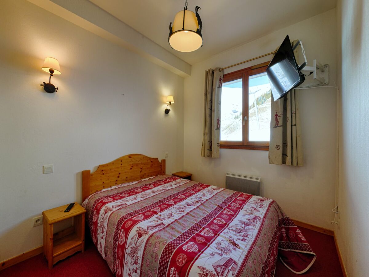 Apartment Apartment in France with Ski Slope Access - Features photo 4