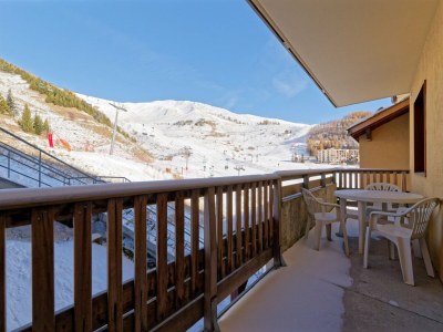 Apartment Apartment in France with Ski Slope Access - Outdoor photo 2