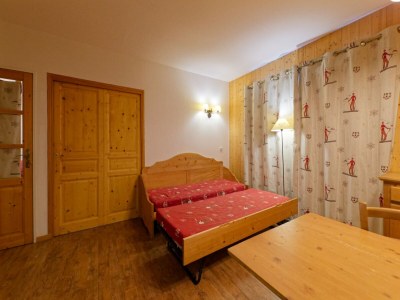 Apartment Apartment in France with Ski Slope Access - Features photo 5