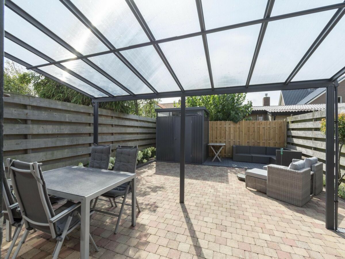 Holiday house Beautiful home with garden