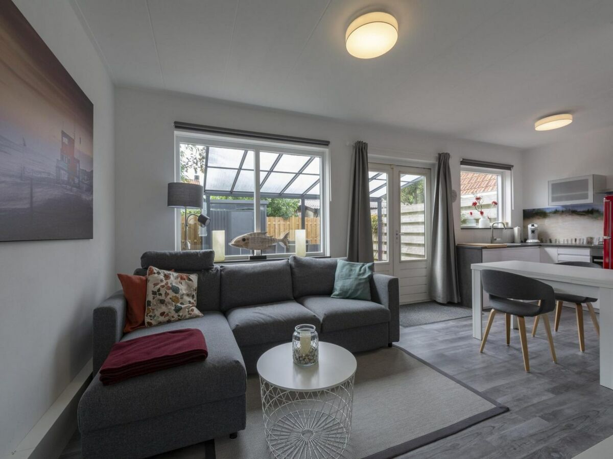 Holiday house Beautiful home with garden - Outdoor photo 2