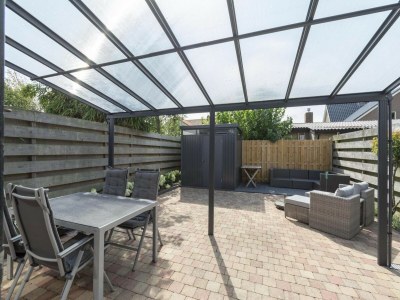 Holiday house Beautiful home with garden - Holiday house