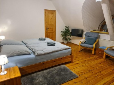 Apartment Retreat with Garden & Family Amenities - Features photo 26