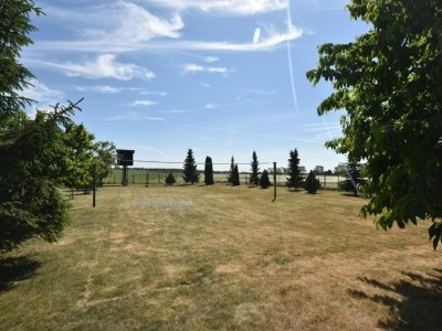 Apartment Retreat with Garden & Family Amenities - Environment photo 36