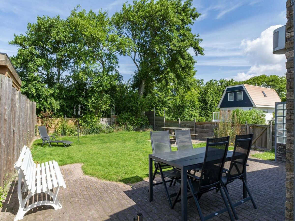 Holiday house Beachside holiday home with garden - Outdoor photo 3