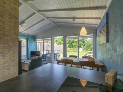 Holiday house Beachside holiday home with garden - Outdoor photo 2