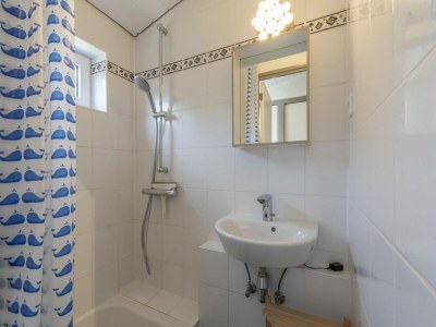 Holiday house Beachside holiday home with garden - Outdoor photo 24