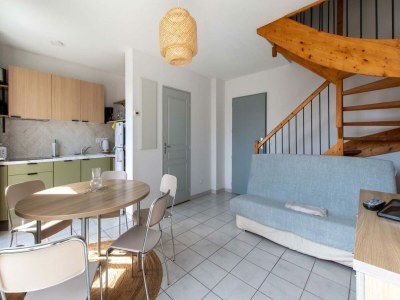 Apartment Modern Seaside Apartment - Features photo 9