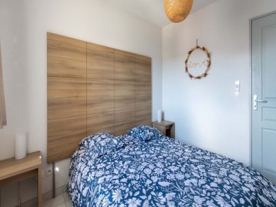 Apartment Modern Seaside Apartment - Features photo 11