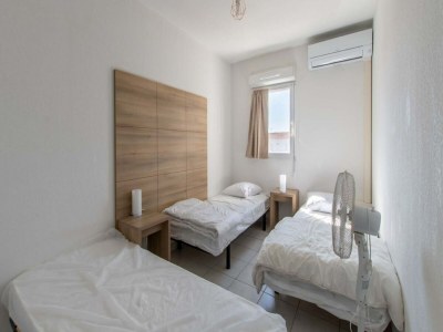 Apartment Modern Seaside Apartment - Features photo 13