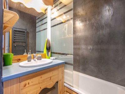 Apartment Apartment in France with Pool & Mountain Views - Features photo 12