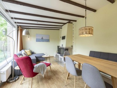 Bungalow Trendy holiday home with patio - Outdoor photo 2