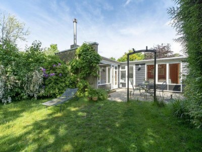 Bungalow Trendy holiday home with patio - Outdoor photo 6