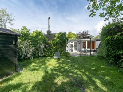 Bungalow Trendy holiday home with patio - Outdoor photo 24