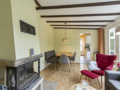 Bungalow Trendy holiday home with patio - Outdoor photo 33