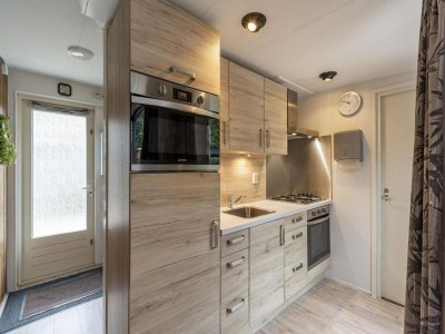 Bungalow Astounding bungalow with garden - Outdoor photo 15