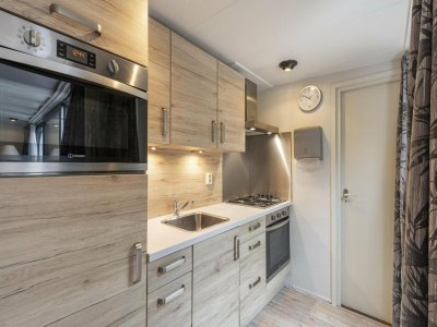 Bungalow Astounding bungalow with garden - Outdoor photo 22