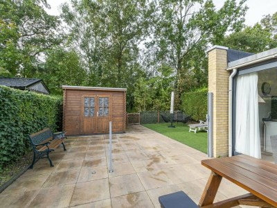 Bungalow Astounding bungalow with garden - Outdoor photo 28