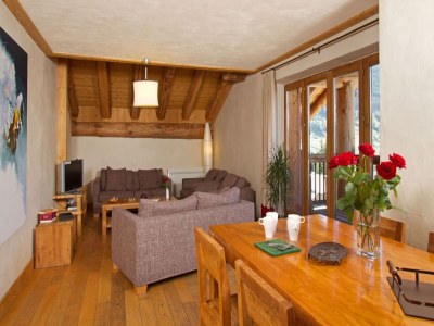 Apartment Spacious Retreat for 10 Guests - Features photo 6