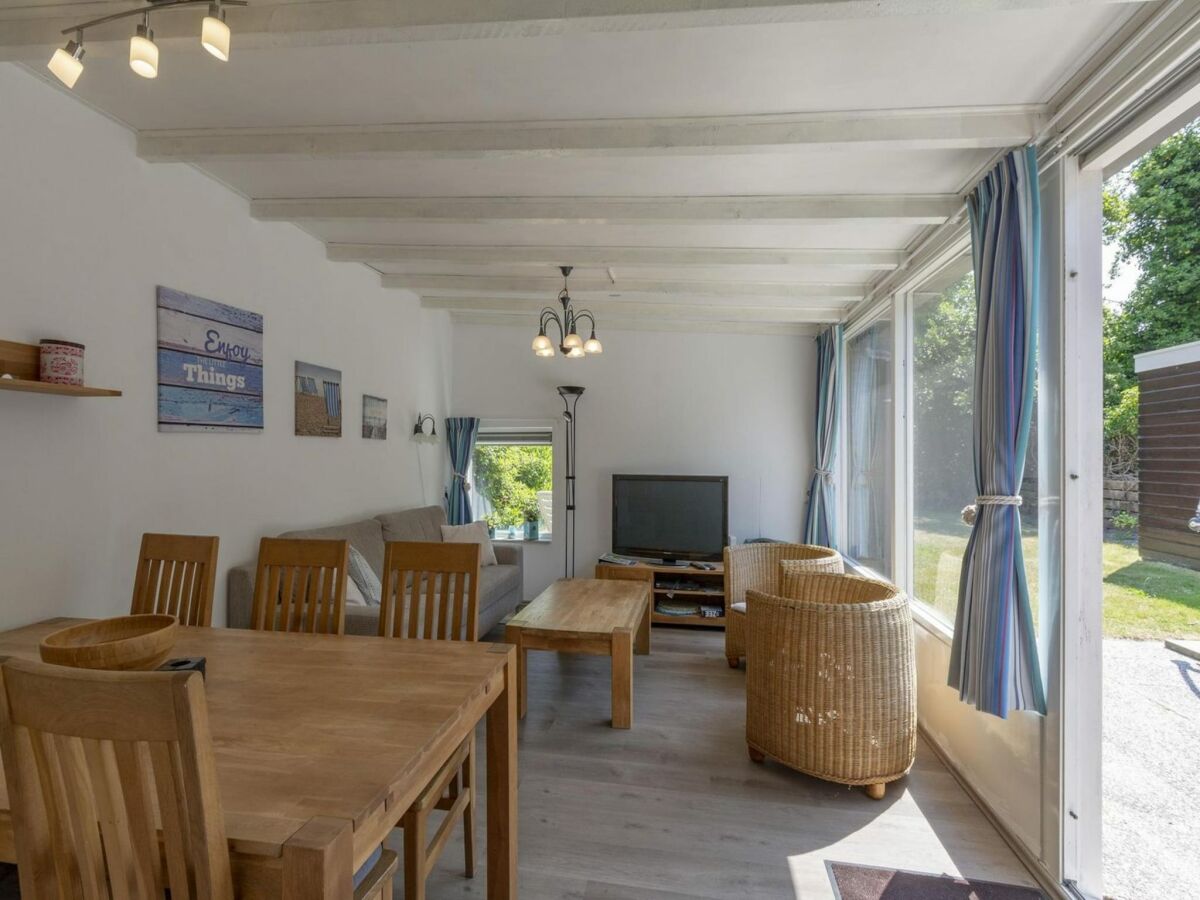 Bungalow Lovely bungalow with patio - Outdoor photo 3