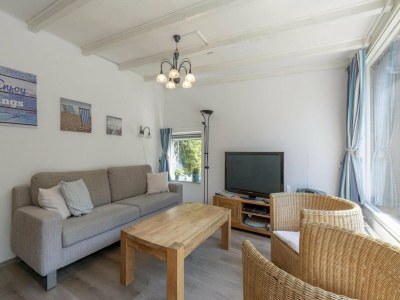 Bungalow Lovely bungalow with patio - Outdoor photo 6