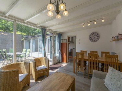 Bungalow Lovely bungalow with patio - Outdoor photo 7