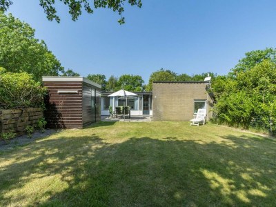 Bungalow Lovely bungalow with patio - Outdoor photo 17