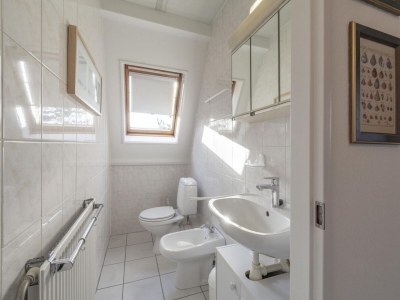 Holiday house Cozy holiday home with pool - Outdoor photo 9