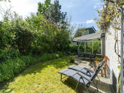 Holiday house Cozy holiday home with pool - Outdoor photo 16