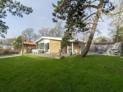 Holiday house Stylish bungalow at Duinland park with patio - Outdoor photo 16