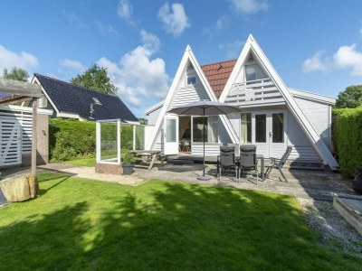 Holiday house Home with beautiful lawn - Outdoor photo 6
