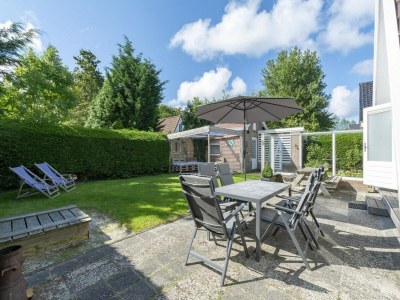 Holiday house Home with beautiful lawn - Outdoor photo 7