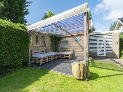 Holiday house Home with beautiful lawn - Outdoor photo 8