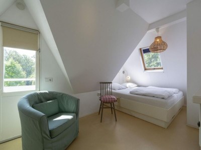 Holiday house Home with beautiful lawn - Outdoor photo 24