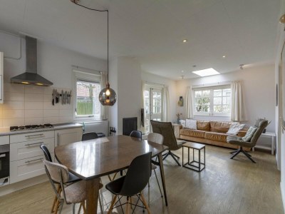 Bungalow Luxury holiday home with patio - Outdoor photo 2