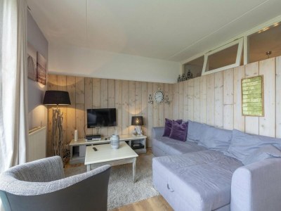 Apartment Seaside home with balcony - Outdoor photo 2