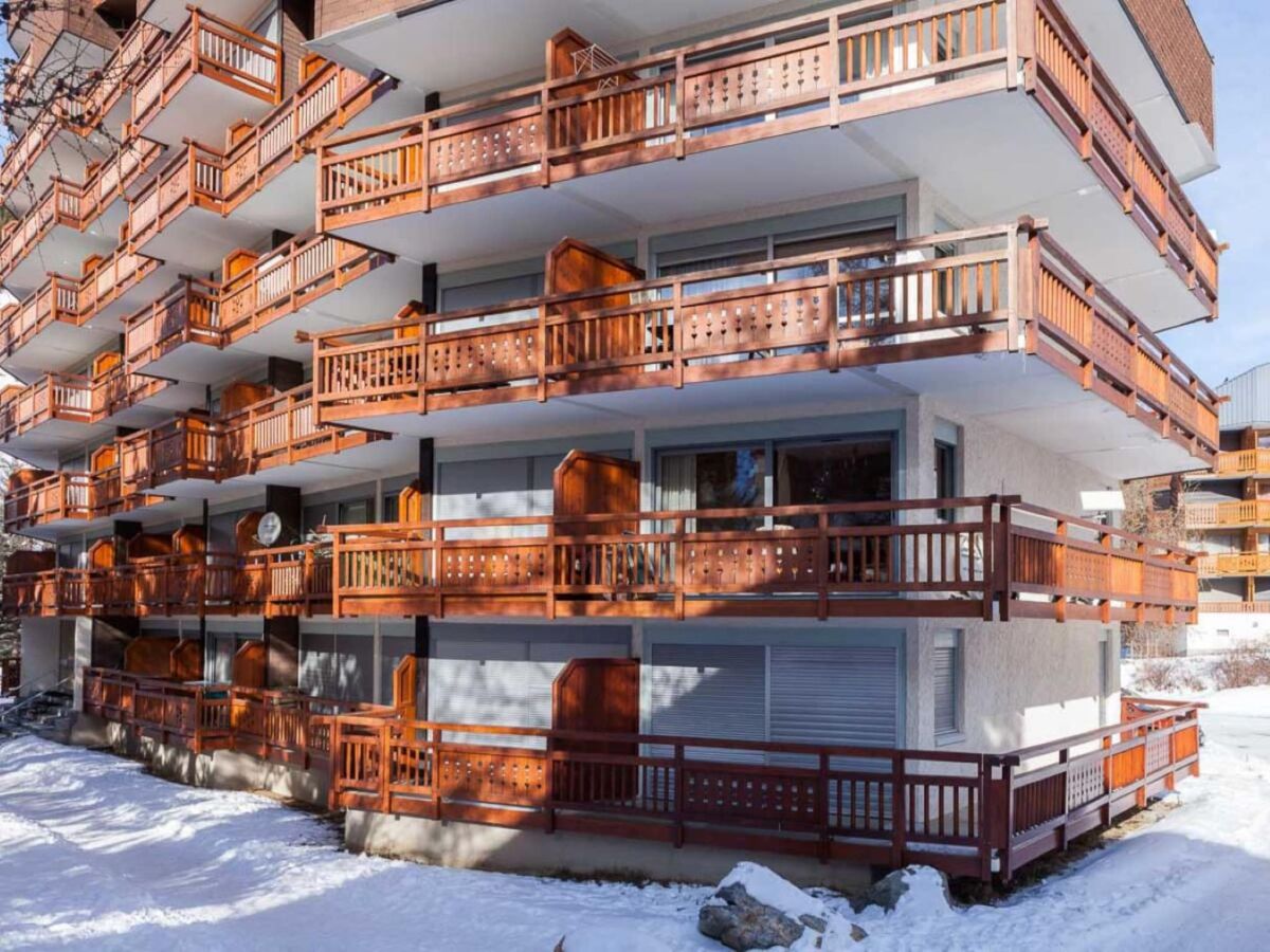 Apartment Alpine Retreat with Balcony